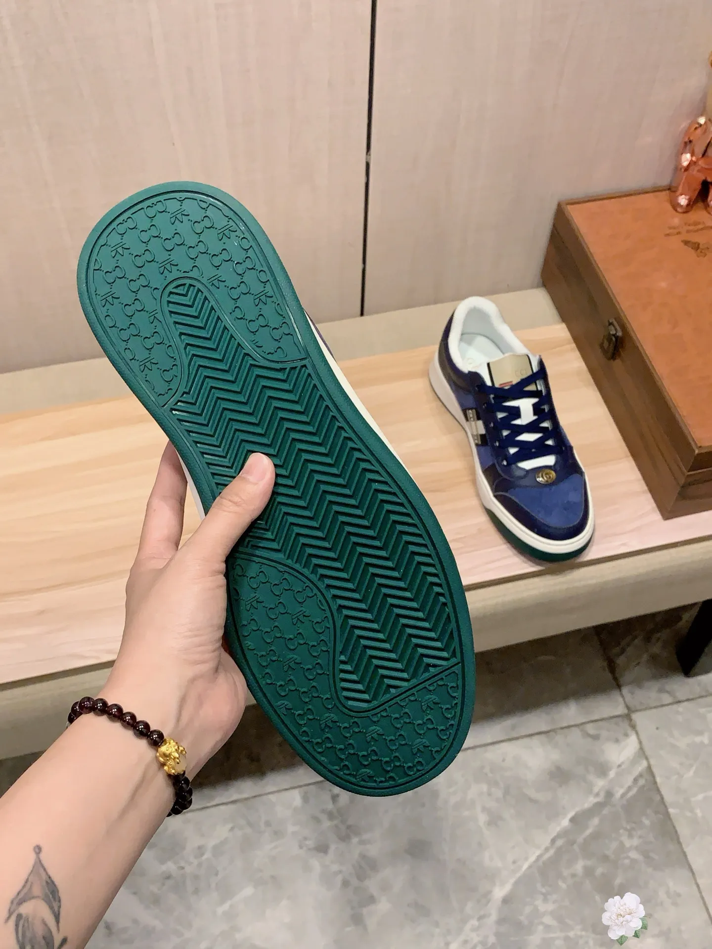 Men's Men's Shoes💰420💰💰🎩🎩[Lightning][Lightning] "Gucci*" The latest and most popular casual shoes, top brand [seduce] luxury ~ purchasing agency, top ~ quality. [Strong] The upper is made of imported breathable cowhide with fabric material ➕ Breathable sheepskin feet (•) and fine workmanship. The original stylish and stylish soft rubber wear-resistant and non-slip outsole is light and comfortable on the feet. The real thing looks better when photographed. 013: Size: 38-44, 3️⃣ colors selected